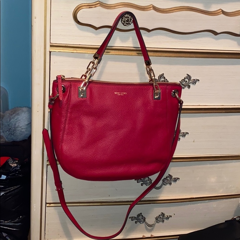 EUC Henri Bendel red pebbles leather shoulder bag